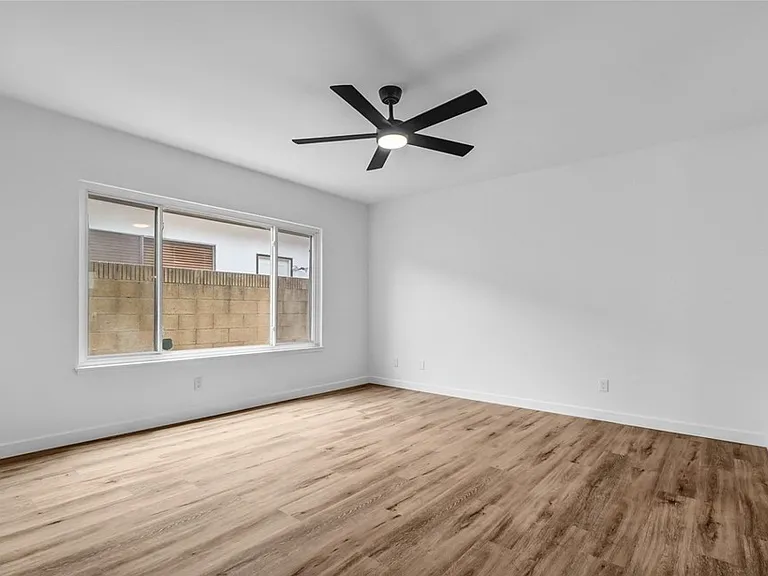 16560 Elm Haven Dr — Photo 23