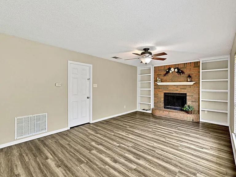 308 Mack Dr — Photo 27
