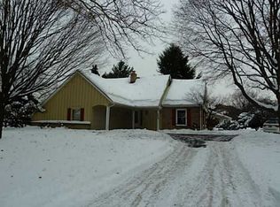 2343 Whitechapel Dr, Toledo, OH 43614