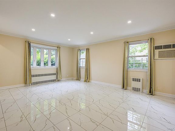 2nd image of 164-38 76th Road