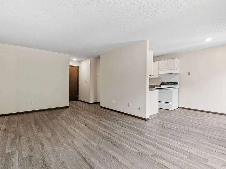 Como Park Apartments — Photo 19