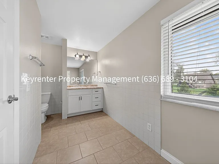 15362 Olive Blvd — Photo 15