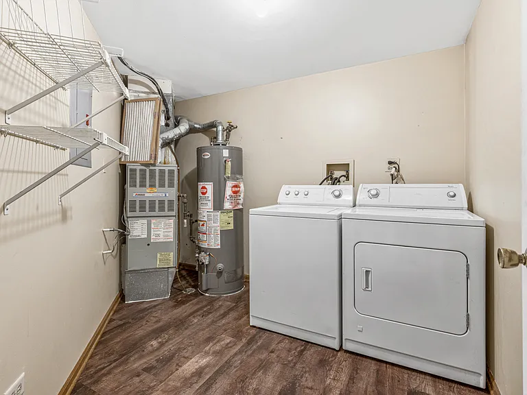 1665 Commodore Ct #7 — Photo 25