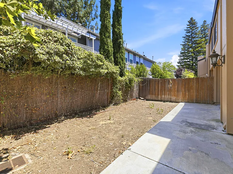 1401 Hood Rd — Photo 36