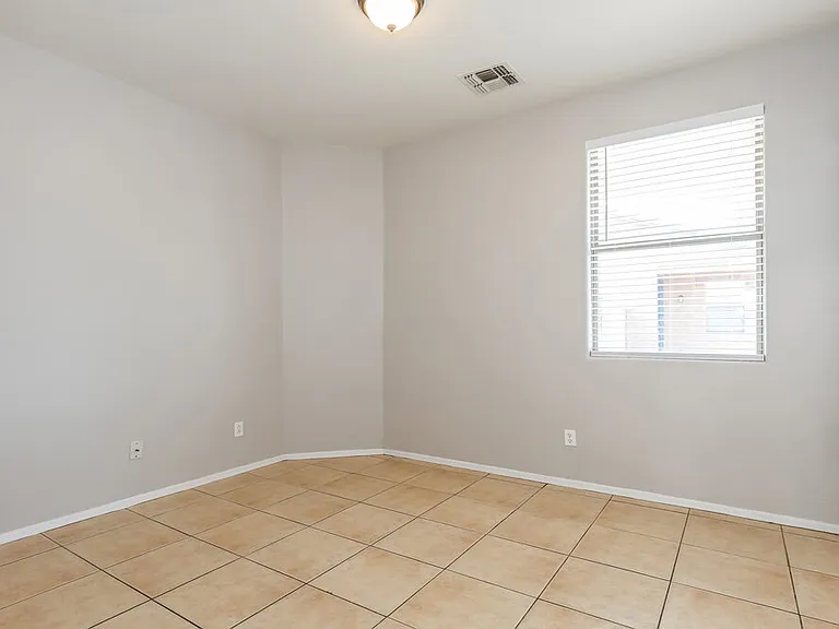7805 S 68th Dr — Photo 12