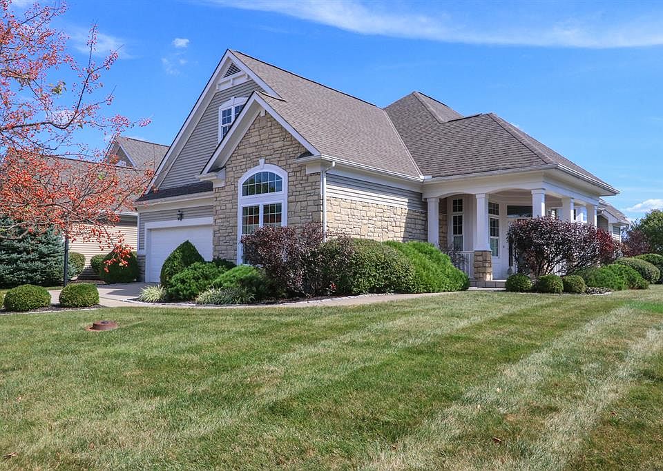 1st image of 906 Pine Valley Ln