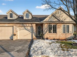 303 Central Ave #30, Grimsby, ON L3M5L7