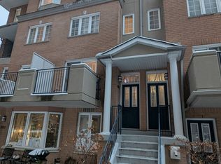 28 Sommerset Way #1002, Toronto, ON M2N6W7