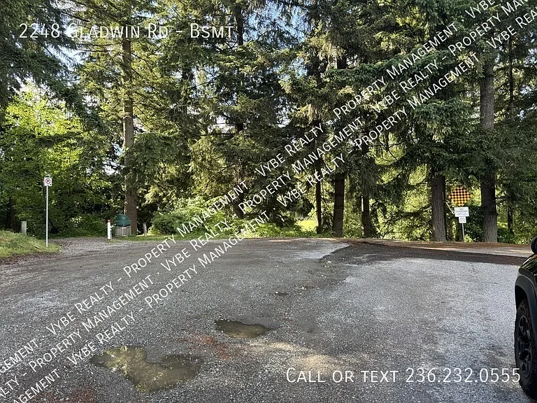 2248 Gladwin Rd #BASEMENT — Photo 9