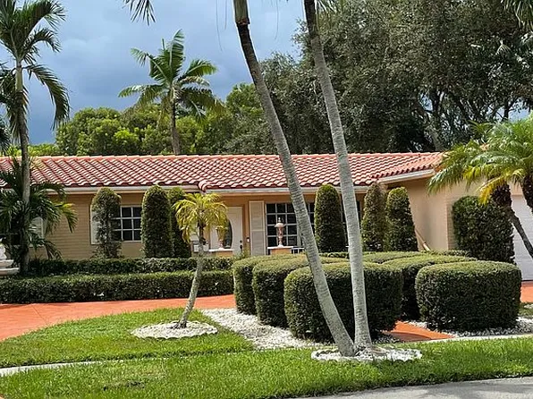 8670 NW 19th St, Pembroke Pines, FL 33024