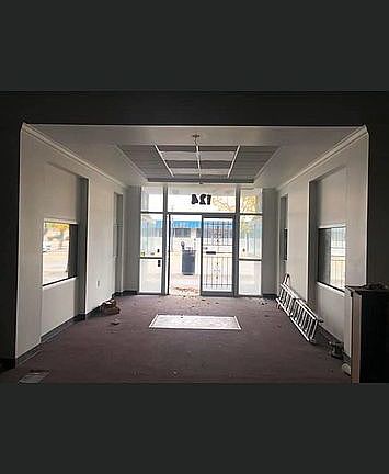 2nd image of 124 E Washington St