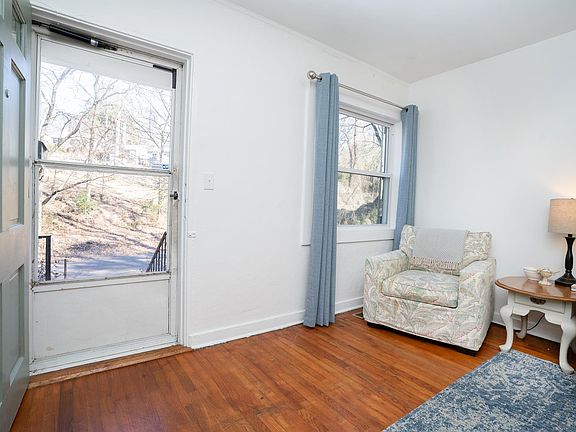 Entry to Living Area