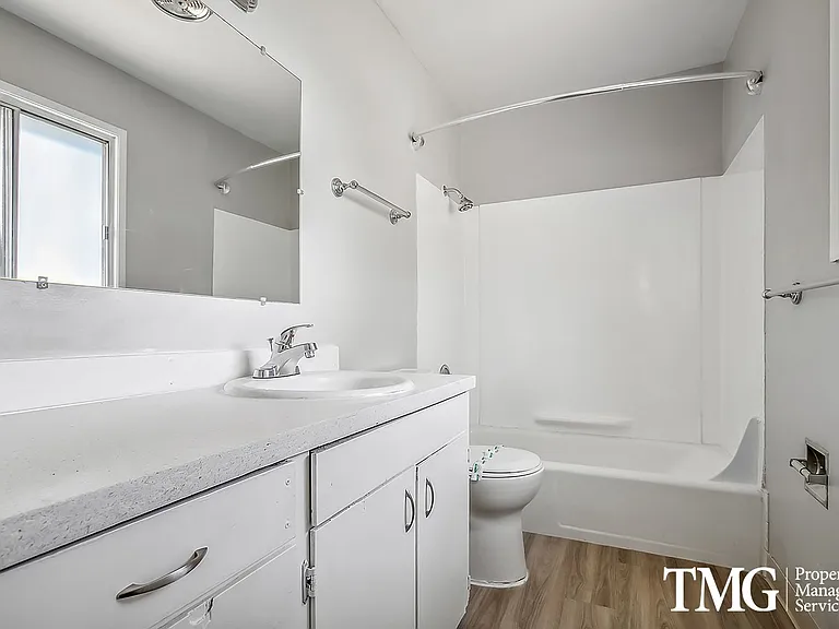 T Street Apartments — Photo 17