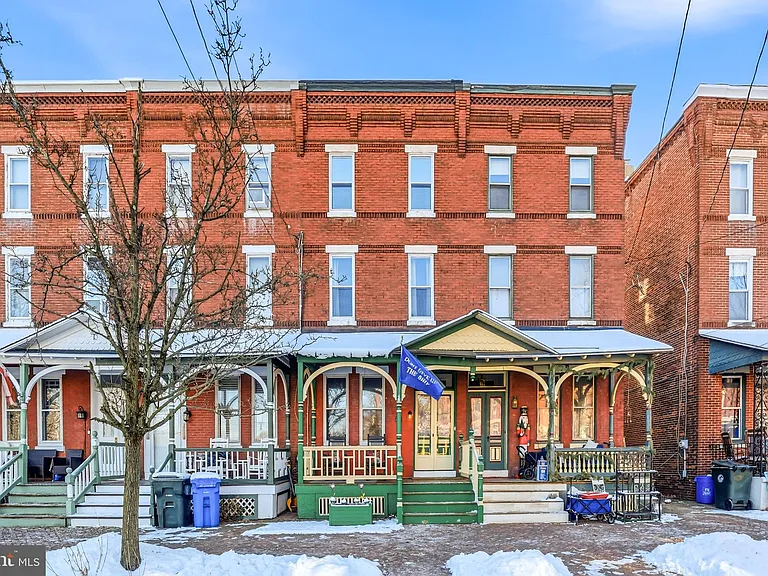 346 E Union St — Photo 1