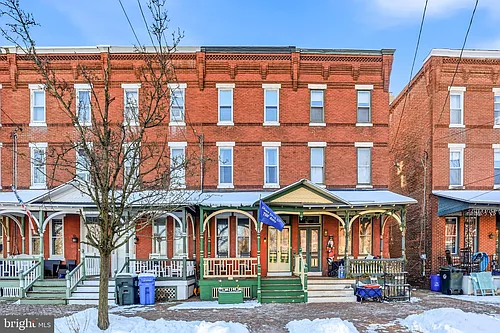 346 E Union St Photo 1