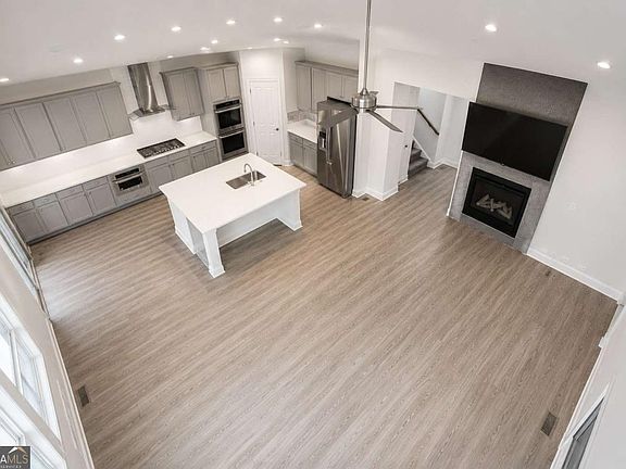 5th image of 1099 Hibiscus Way SW