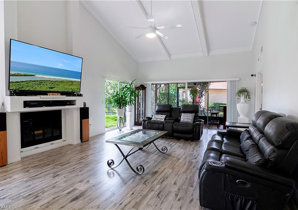 1st image of 6423 Royal Woods Dr