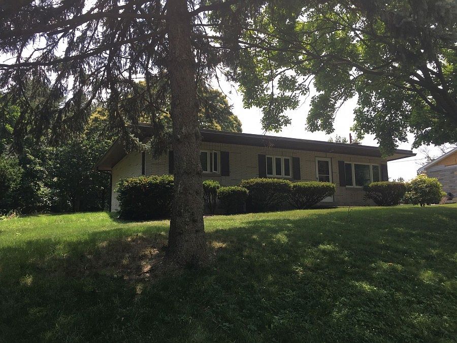 2nd image of 6029 Dunlar St