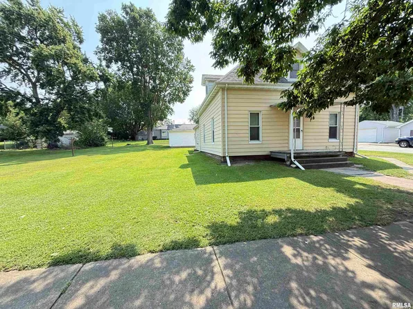 416 S Prairie St, Lacon, IL 61540