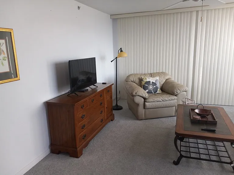 627 Alhambra Rd #301 — Photo 35