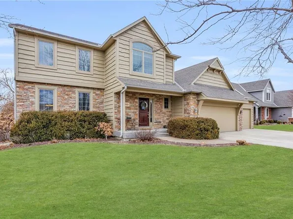 1111 Douglas Dr, Lawrence, KS 66049