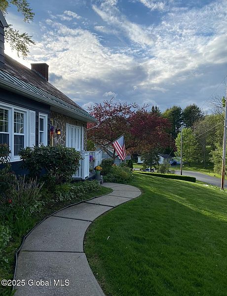 5th image of 70 Wilkes Avenue