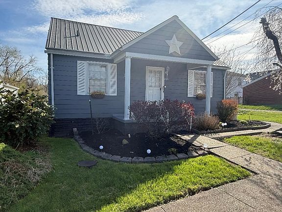 2nd image of 1105 B St