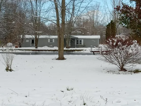 6376 Ravenswood Rd, Smiths Creek, MI 48074