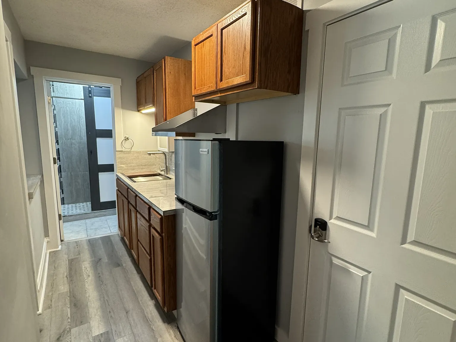 1 bed, 350 sqft, $850 — Photo 2