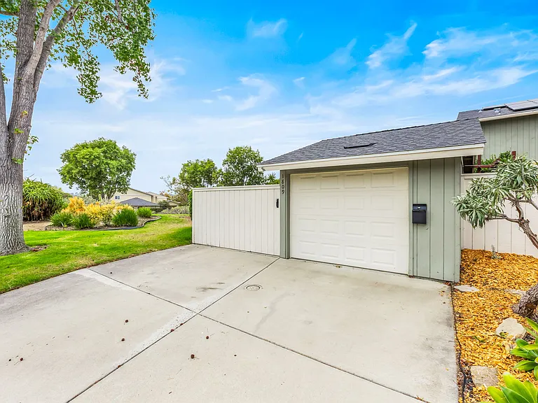 1809 Eastwood Ln — Photo 15
