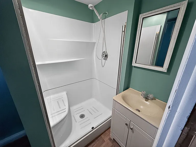 216 Rollins St — Photo 26