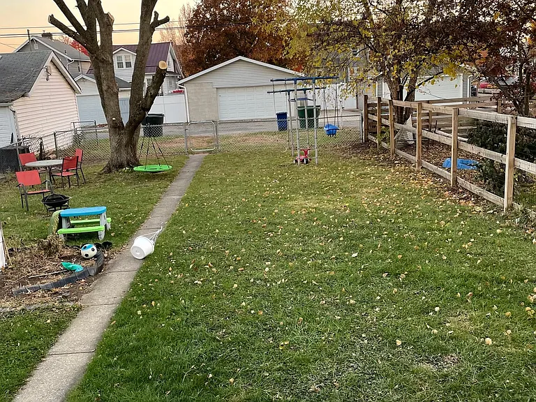 219 E Jenkins Ave — Photo 3