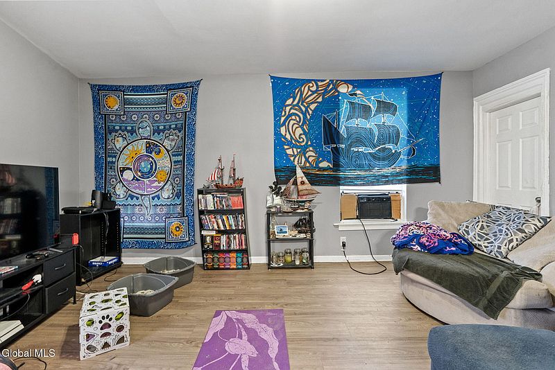 5th image of 12 Tyler Street