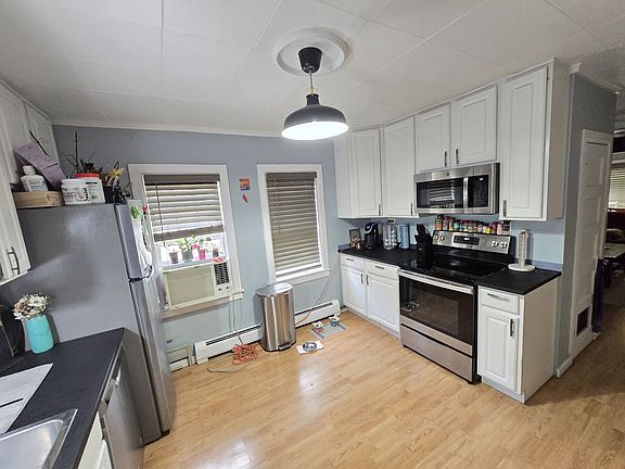 5th image of 403 23rd St APT 10