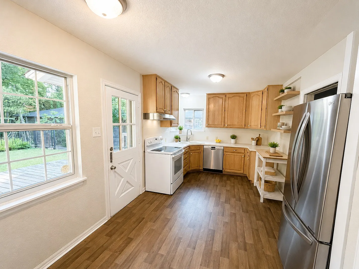 718 W Colorado Blvd — Photo 4