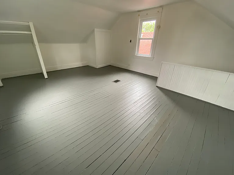 Finished Attic, Possible 3rd Bedroom