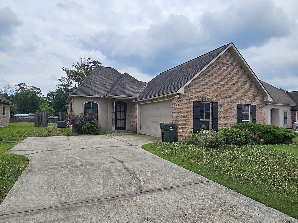 1st image of 18154 River Landing Dr