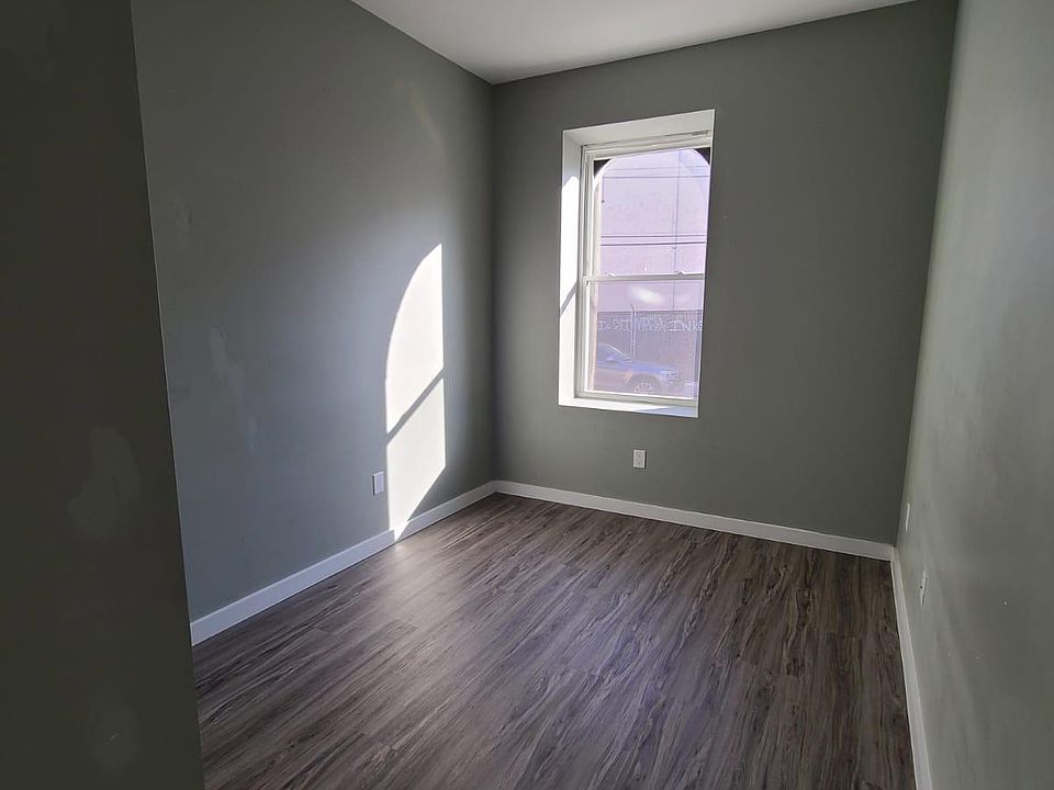 2nd image of 98 Clinton Ave #1