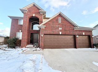 33474 Ashton Dr, Sterling Heights, MI 48312