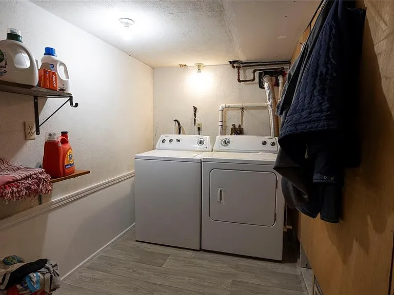 3613 Vestal Rd — Photo 17