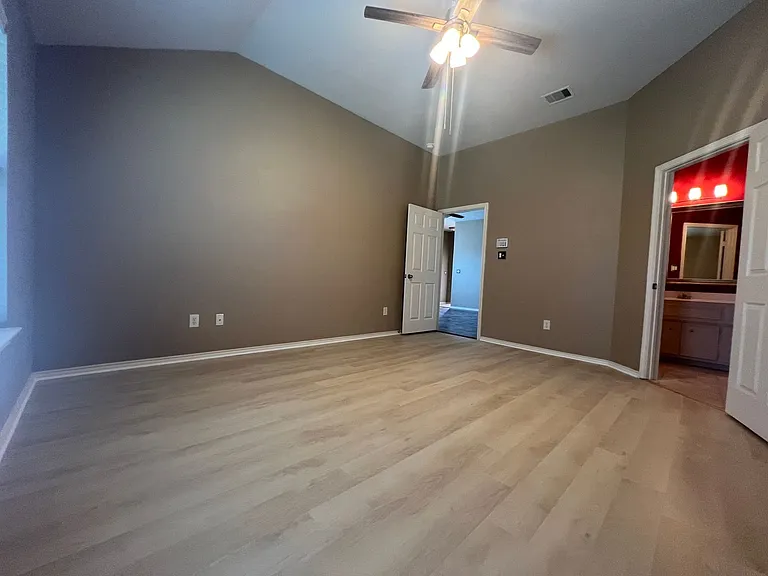 2123 Castle Gardens Ln — Photo 30