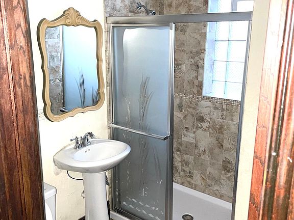 4th image of 1549 N Keeler Ave #2