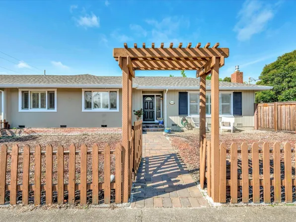 2 Arbor Circle, Novato, CA 94947