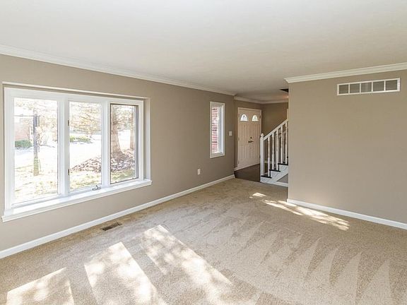 4th image of 12726 Bay Run Ct
