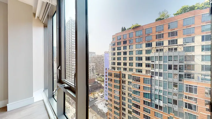 Rented by Bond New York | media 55