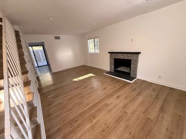 9325 Sunland Park Dr APT 28, Sun Valley, CA 91352