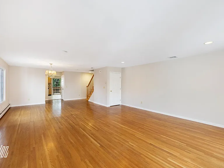 136 Fulton Ave #A — Photo 2