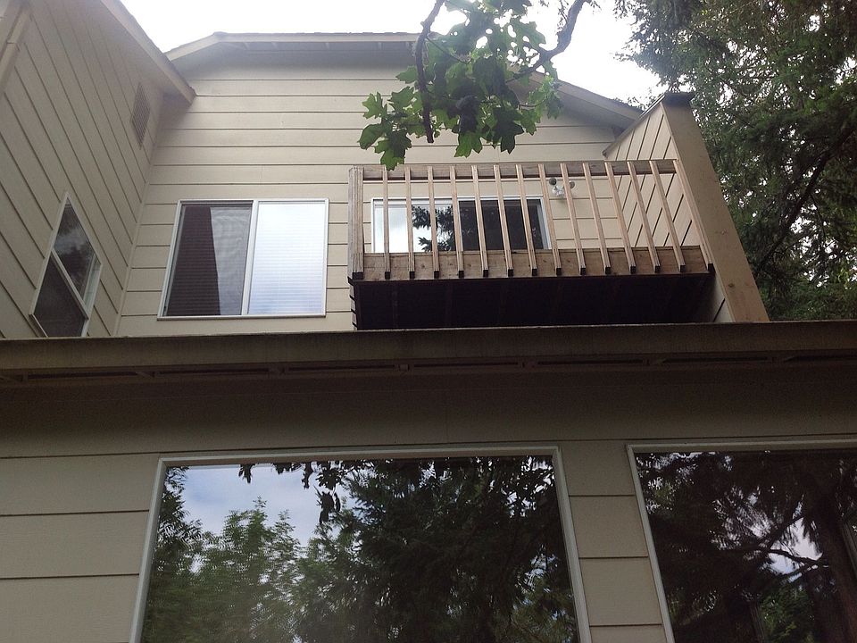 Upper Deck off Den