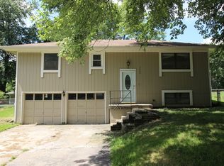 1405 NE 8th St, Blue Springs, MO 64014