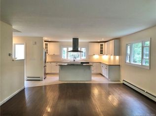 103 Whittemore Rd, Middlebury, CT 06762